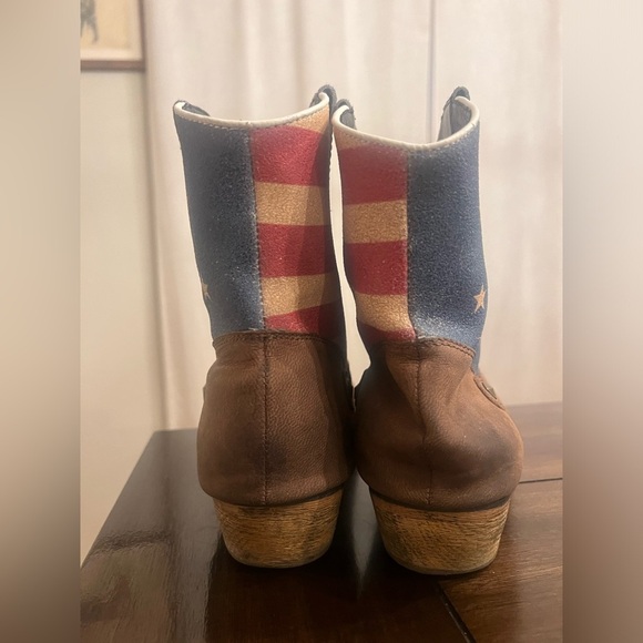 Women's patriotic ankle boots
Size 12 - Picture 5 of 6